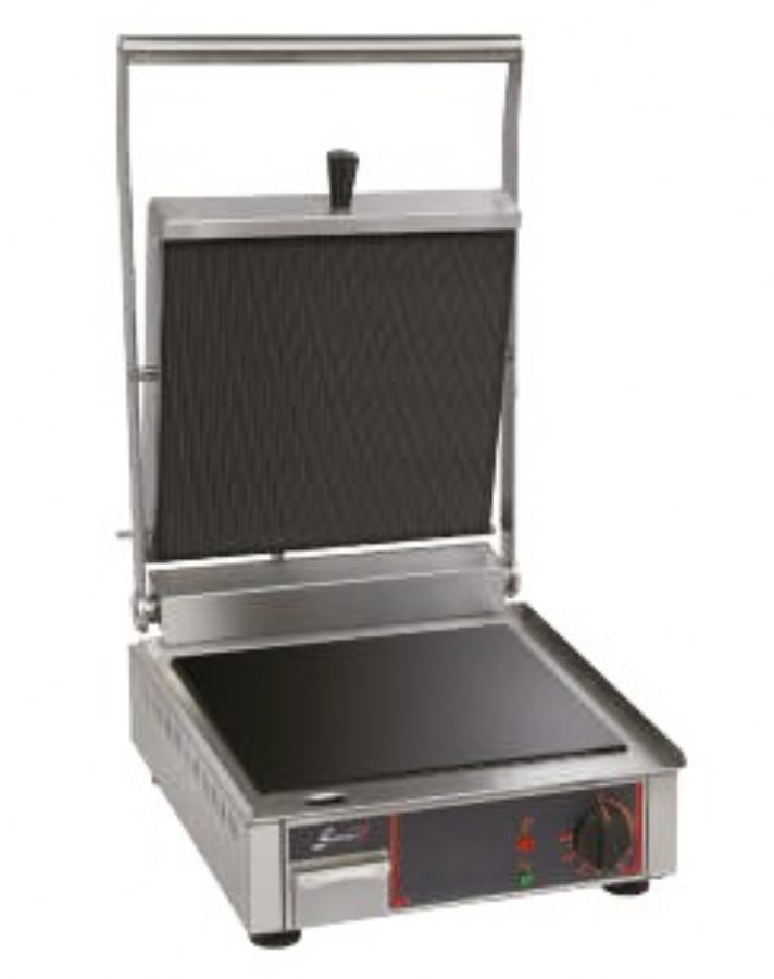 Grill spécial panini vitrocéramique simple avec plaque inférieure lisse et supérieure rainurée Grill spécial panini vitrocéramique simple avec plaque inférieure lisse et supérieure rainurée
