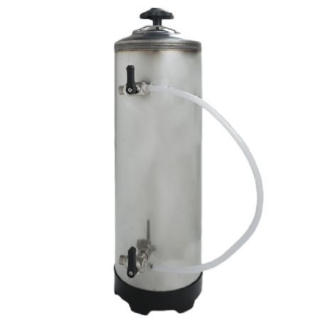 Adoucisseur d'eau compact - installation au sol - avec volume 16 L et 185x185x600 Adoucisseur d'eau compact - installation au sol - avec volume 16 L et 185x185x600