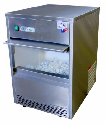 Machine à glaçons creux avec reserve de 6kg - production 26kg/24h Machine à glaçons creux avec reserve de 6kg - production 26kg/24h