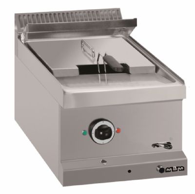 Friteuse électrique à poser 1 cuve 12L avec 1 panier - Profondeur 700mm Friteuse électrique à poser 1 cuve 12L avec 1 panier - Profondeur 700mm