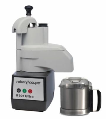 Combiné Cutter et coupe légumes avec cuve inox 3,7L et 4 disques inclus - 1500 trs/min Combiné Cutter et coupe légumes avec cuve inox 3,7L et 4 disques inclus - 1500 trs/min