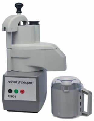 Combiné Cutter et coupe légumes avec cuve en materiau composite 3,7L et 4 disques inclus - 1500 trs/min Combiné Cutter et coupe légumes avec cuve en materiau composite 3,7L et 4 disques inclus - 1500 trs/min