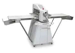 Laminoir professionnel boulangerie triphasé - largeur 475mm Laminoir professionnel boulangerie triphasé - largeur 475mm