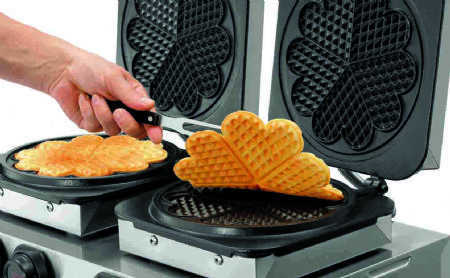 Gaufrier lectrique professionnel double pour gaufre cur  210 mm avec minuteur - 600x450x225 mm