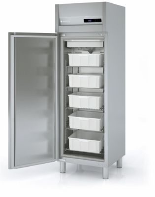 Armoire  casiers positive inox avec 1 porte pleine et 5 bacs isolation 75 mm - 337 litres