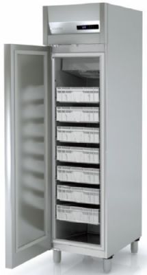 Armoire  casiers positive inox avec 1 porte pleine et 7 bacs isolation 75 mm - 409 litres