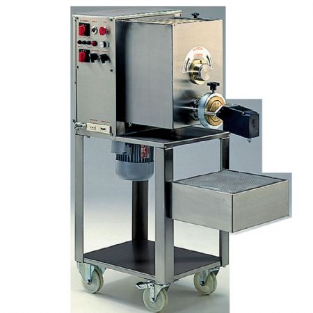 Machine  ptes automatique   15/18 KG/H